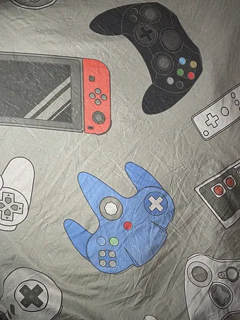 Gamer twin flat sheet 2 pillow case Video Game remote control graphic Retro Look